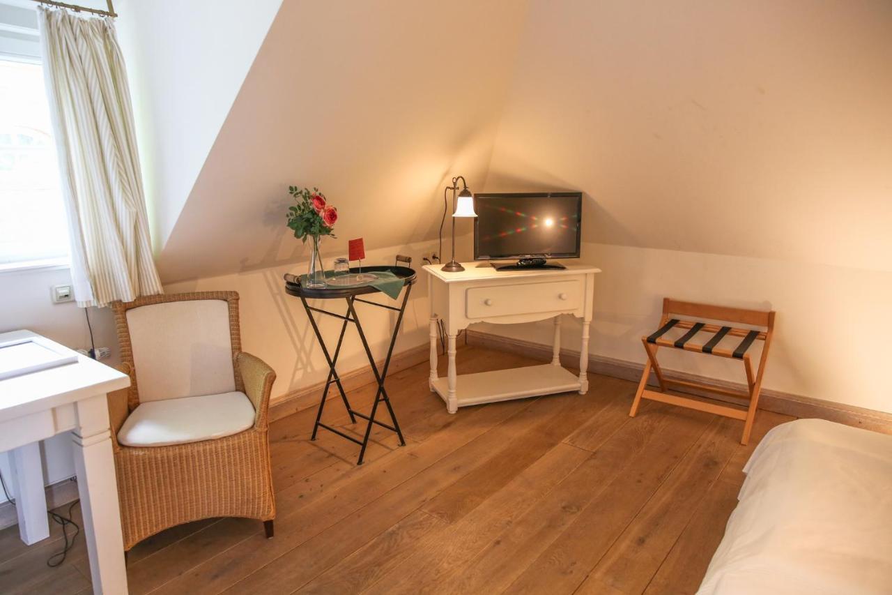 Altstadthotel Twardokus Aurich Esterno foto