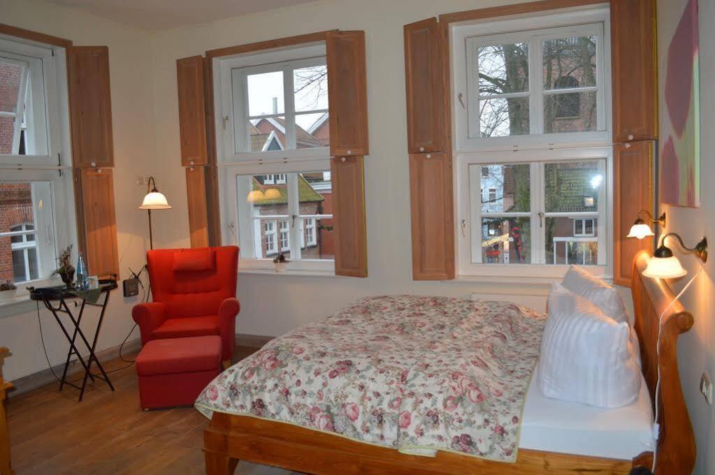 Altstadthotel Twardokus Aurich Esterno foto